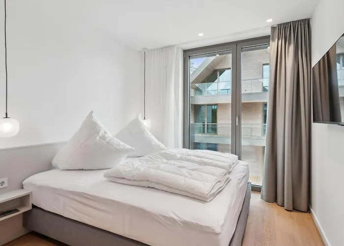 4 Bedroom Amazing In Tossens Apartman